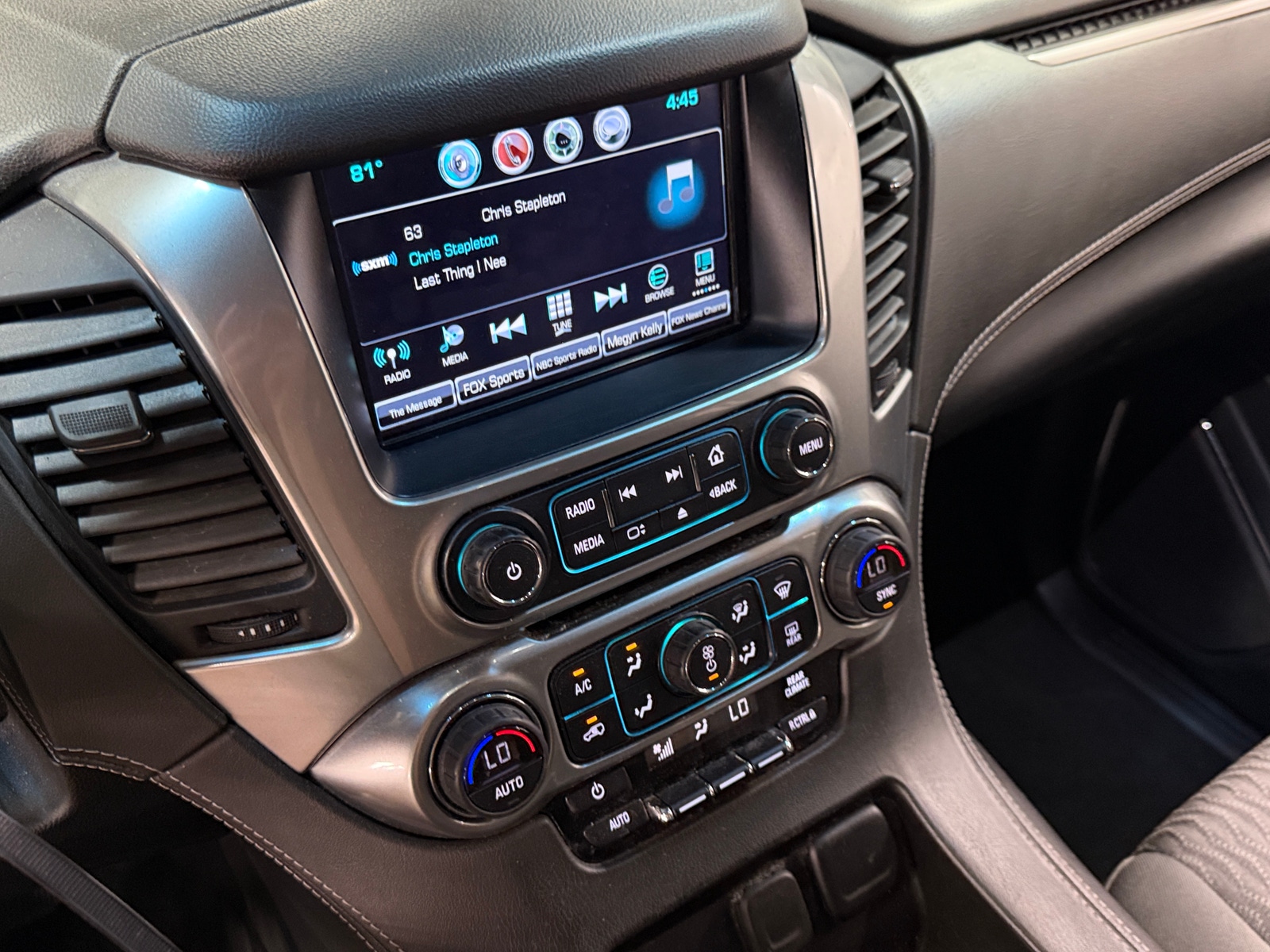 Thumbnail: 2020 Chevrolet Suburban - 4