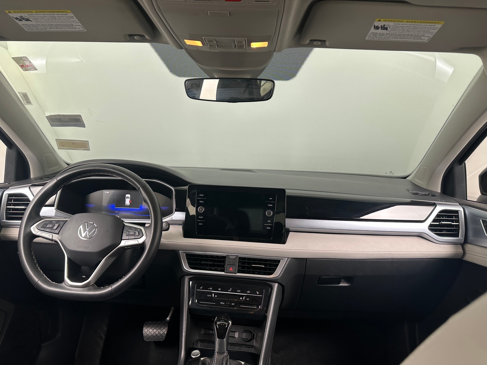 Thumbnail: 2025 Volkswagen Taos - 3