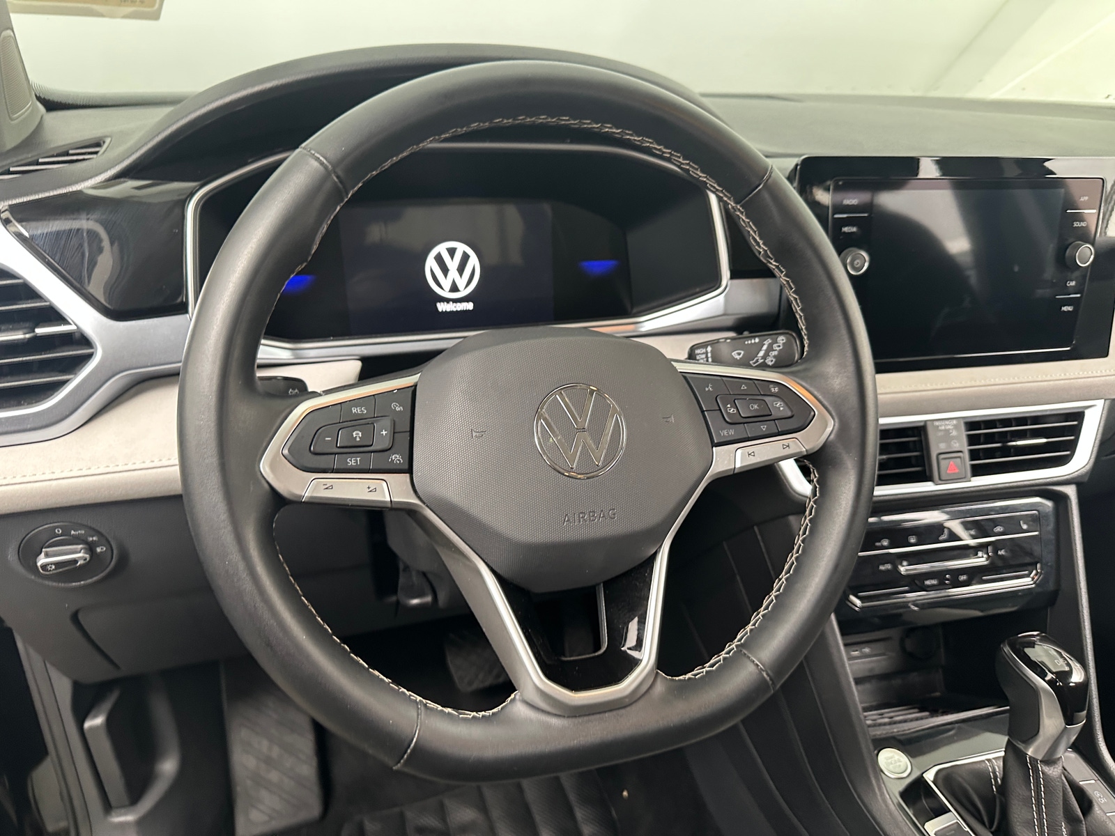 Thumbnail: 2025 Volkswagen Taos - 5