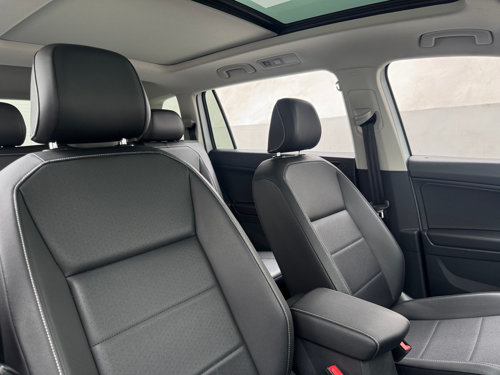 Thumbnail: 2021 Volkswagen Tiguan - 2