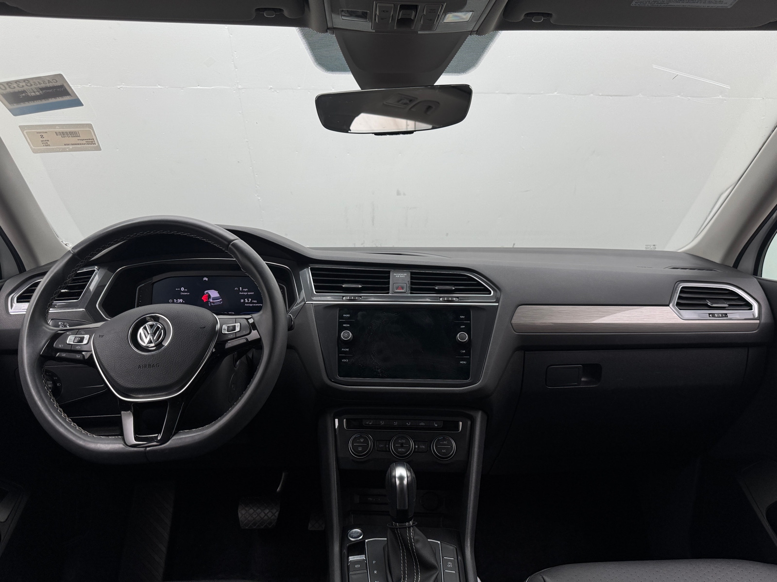 Thumbnail: 2021 Volkswagen Tiguan - 3
