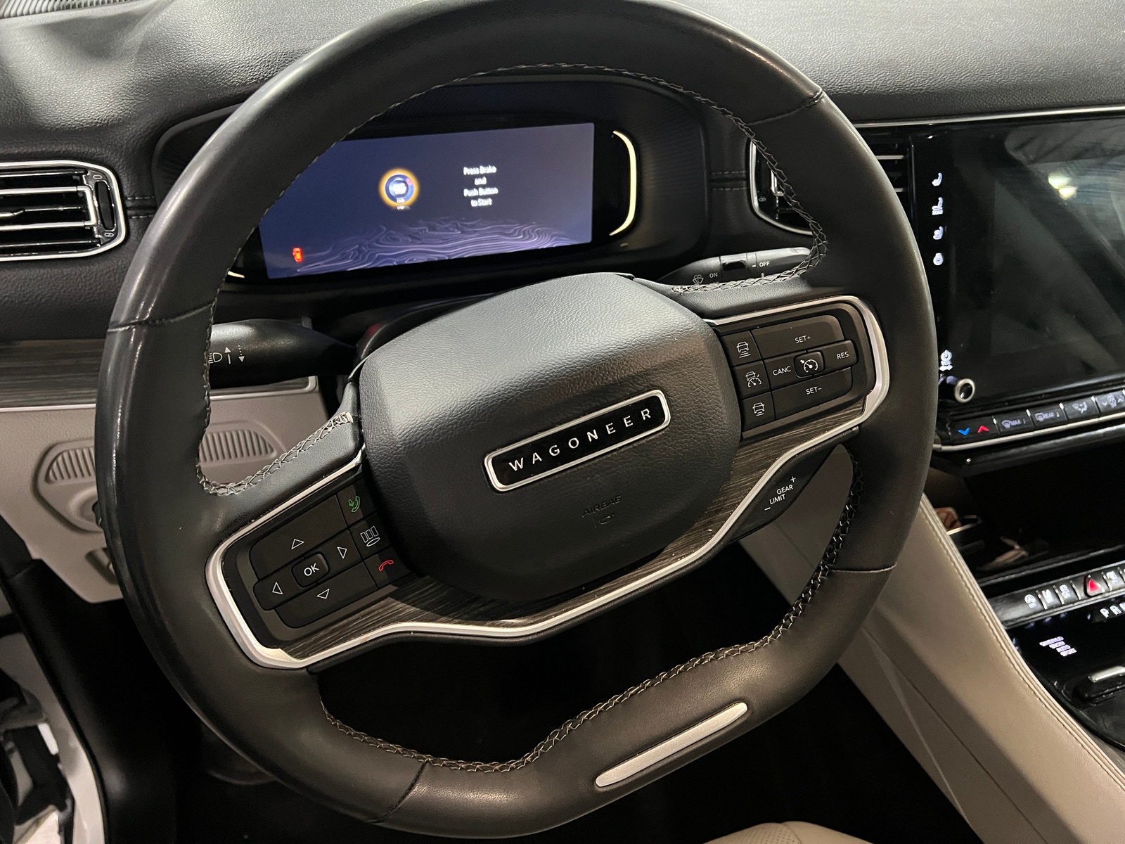 Thumbnail: 2024 Jeep Wagoneer - 4