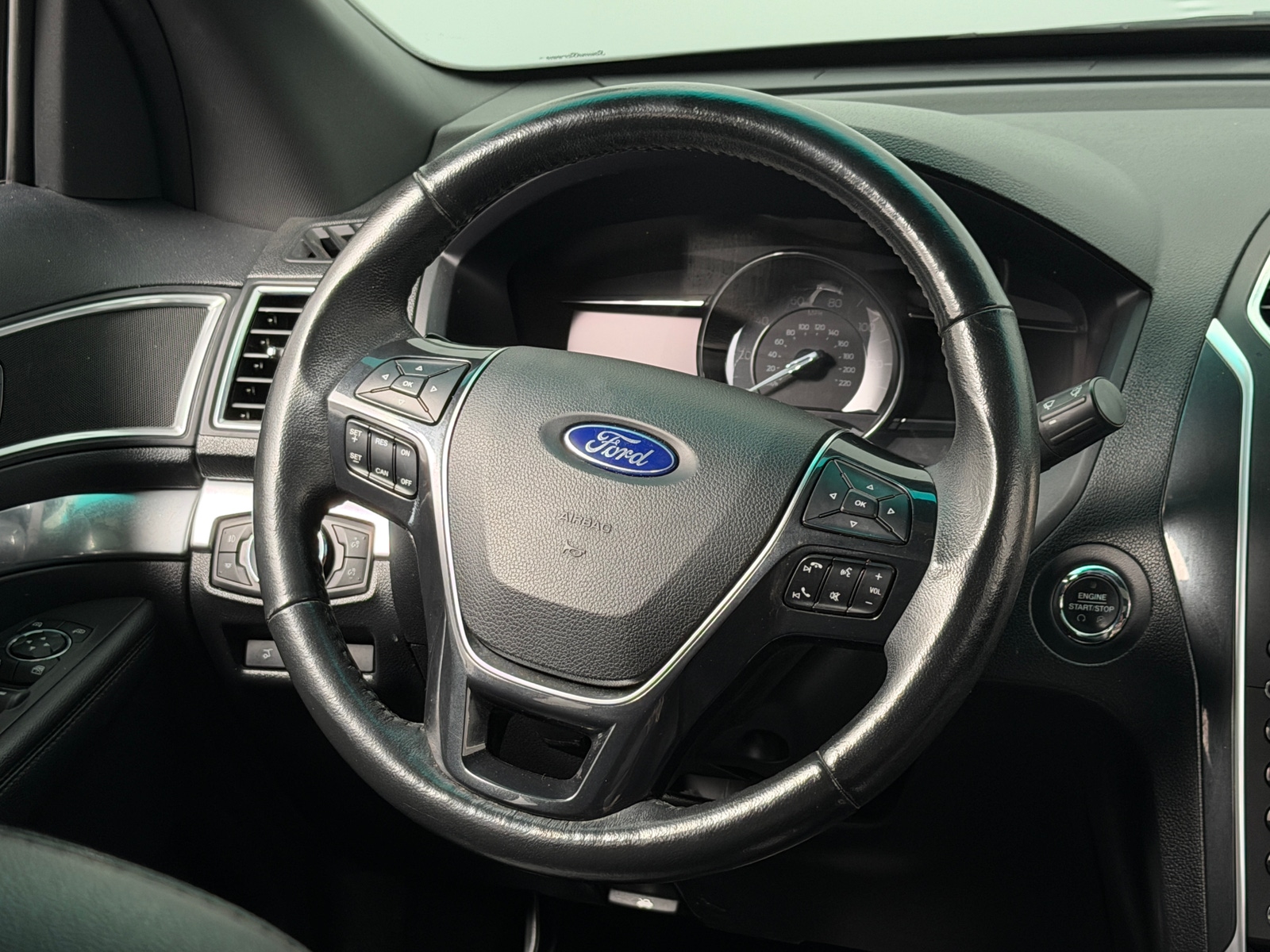 Thumbnail: 2016 Ford Explorer - 4