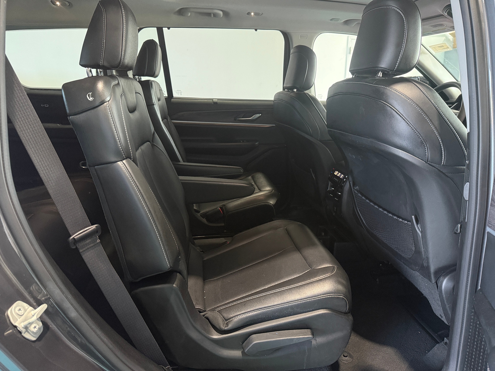 Thumbnail: 2023 Jeep Grand Cherokee L - 5