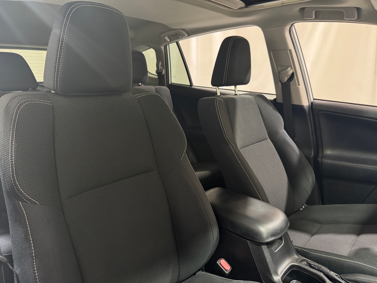 Thumbnail: 2018 Toyota RAV4 - 2