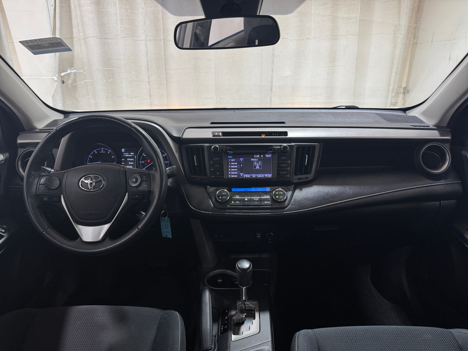 Thumbnail: 2018 Toyota RAV4 - 3