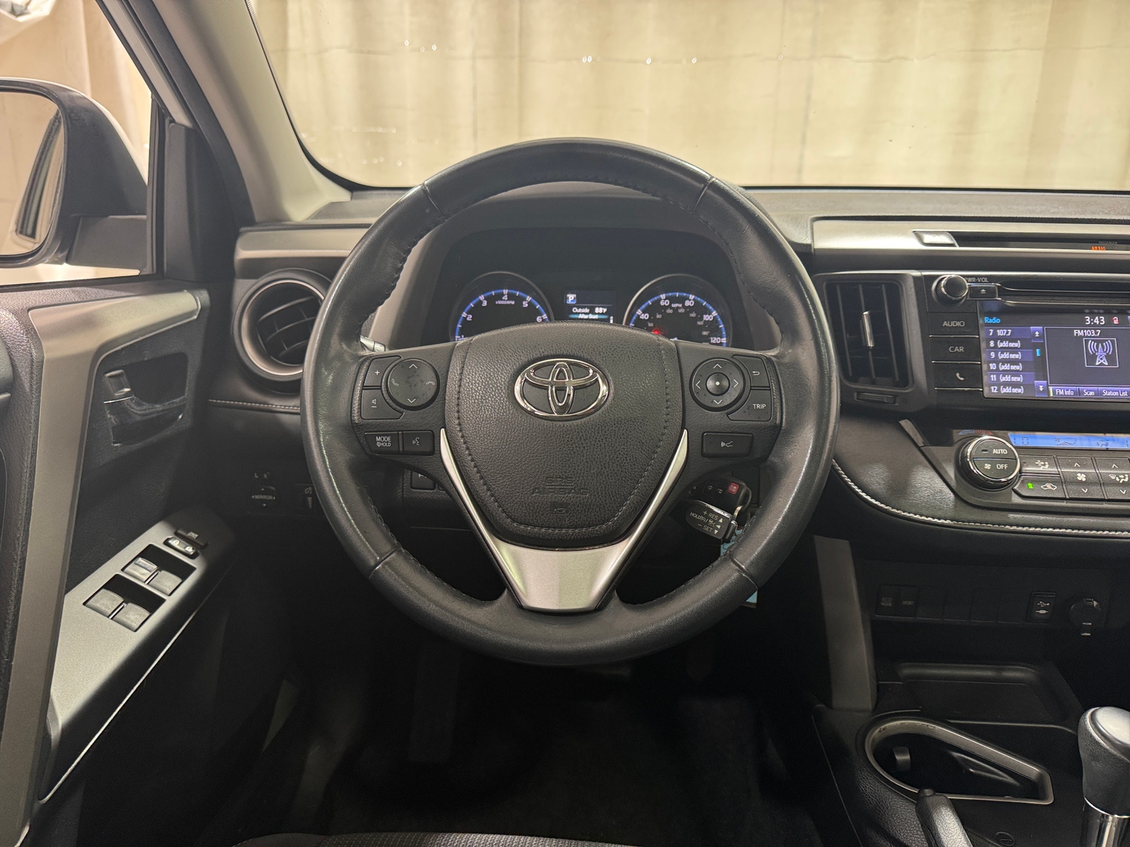 Thumbnail: 2018 Toyota RAV4 - 5