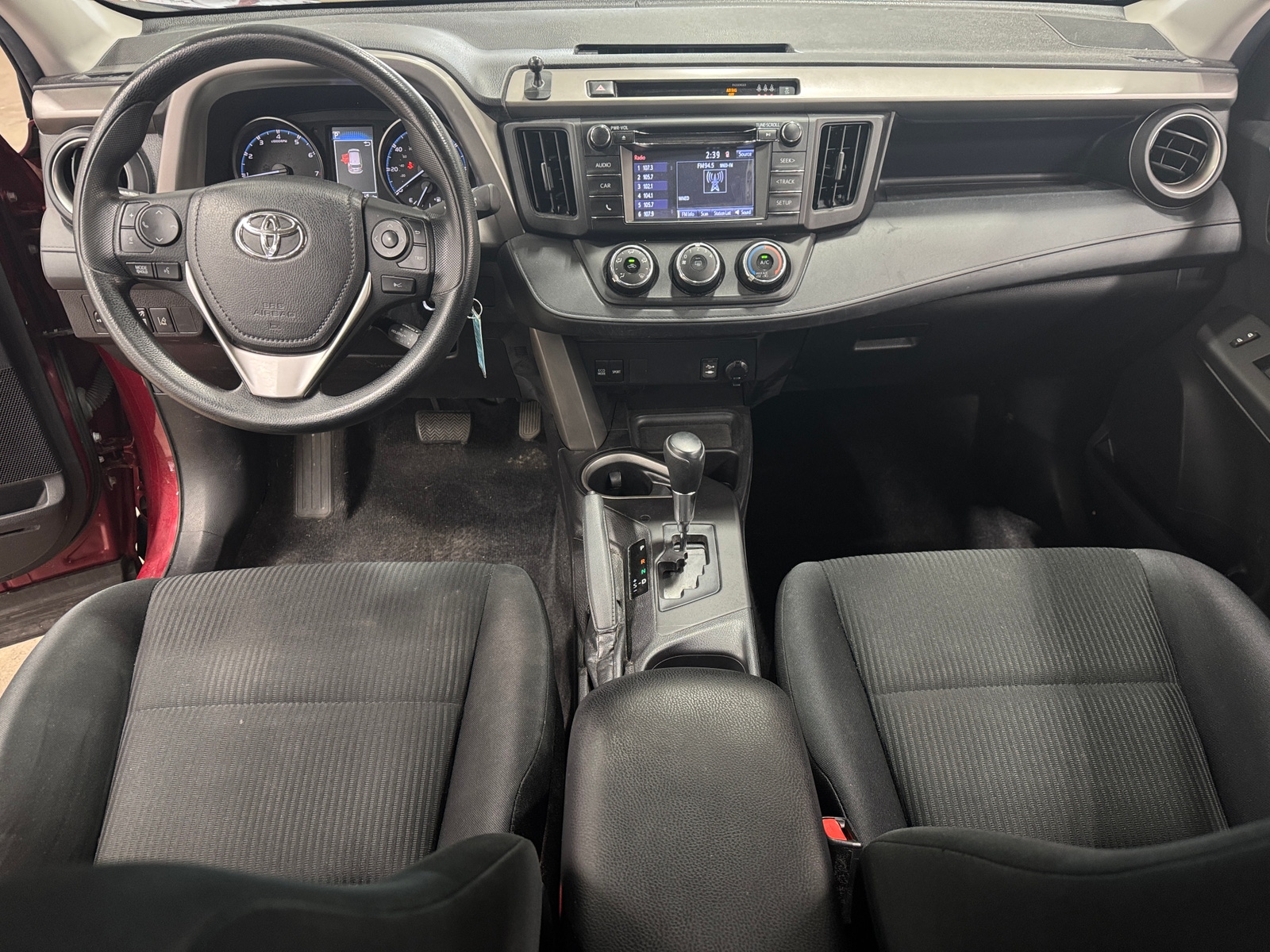 Thumbnail: 2018 Toyota RAV4 - 3