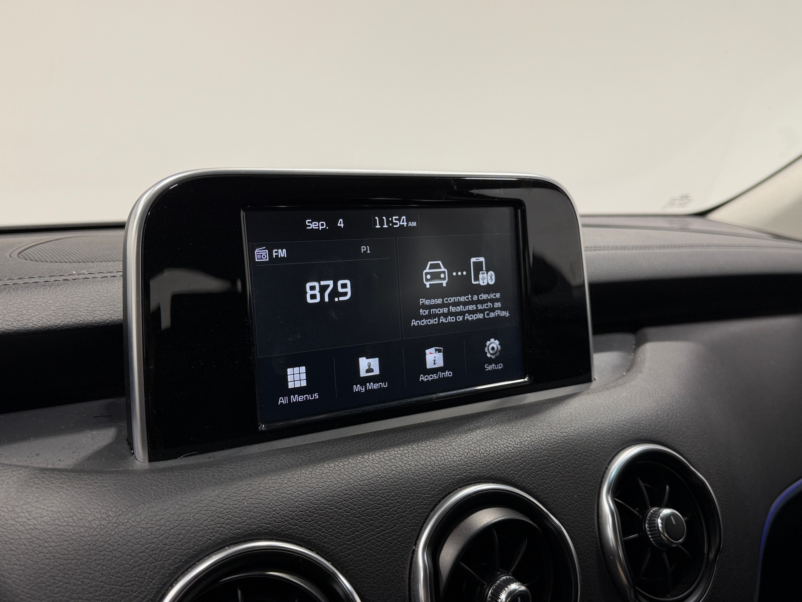 Thumbnail: 2019 Kia Stinger - 3