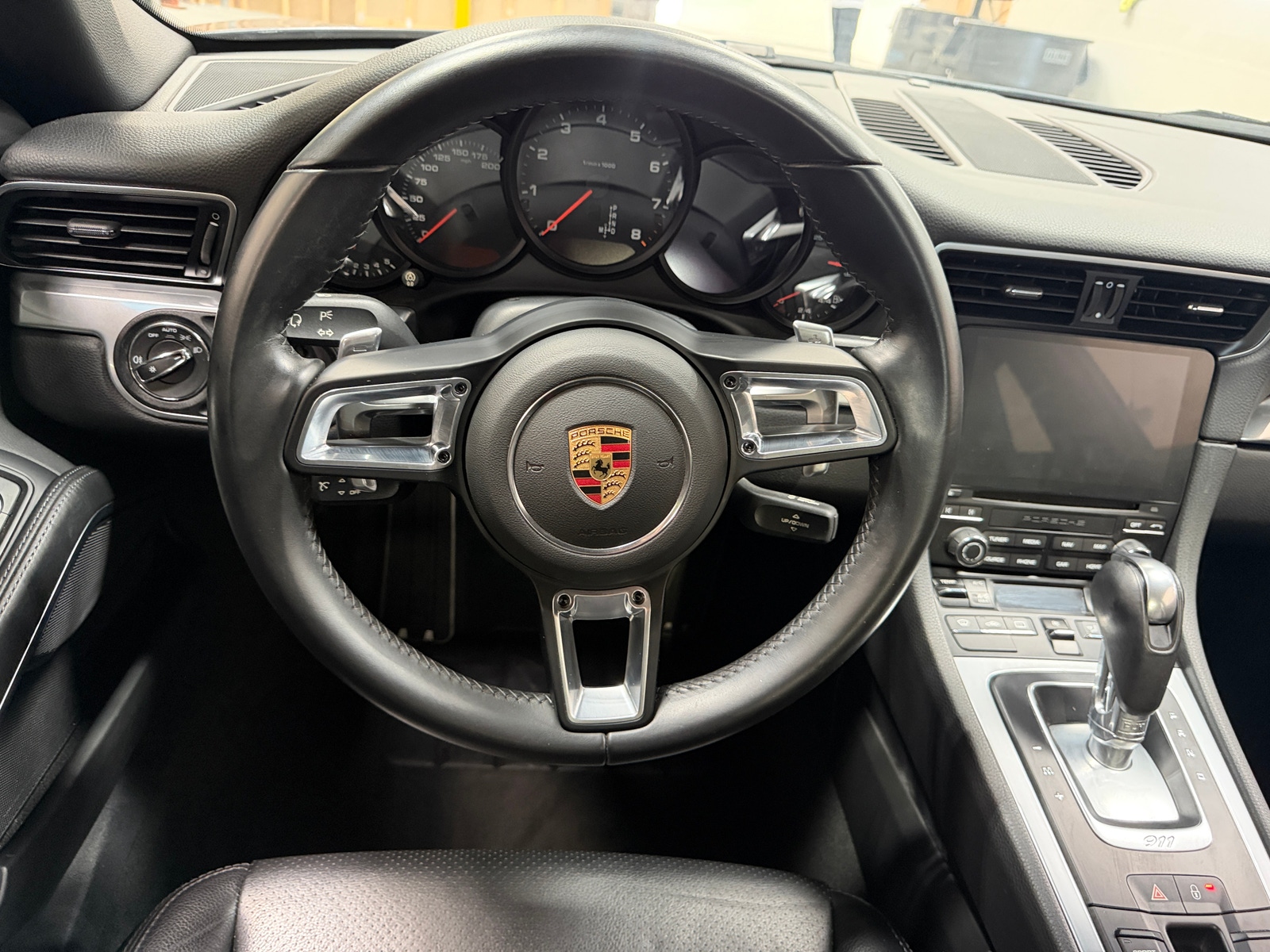 Thumbnail: 2017 Porsche 911 - 4