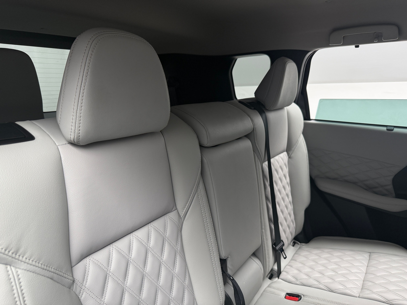 Thumbnail: 2023 Mitsubishi Outlander - 5