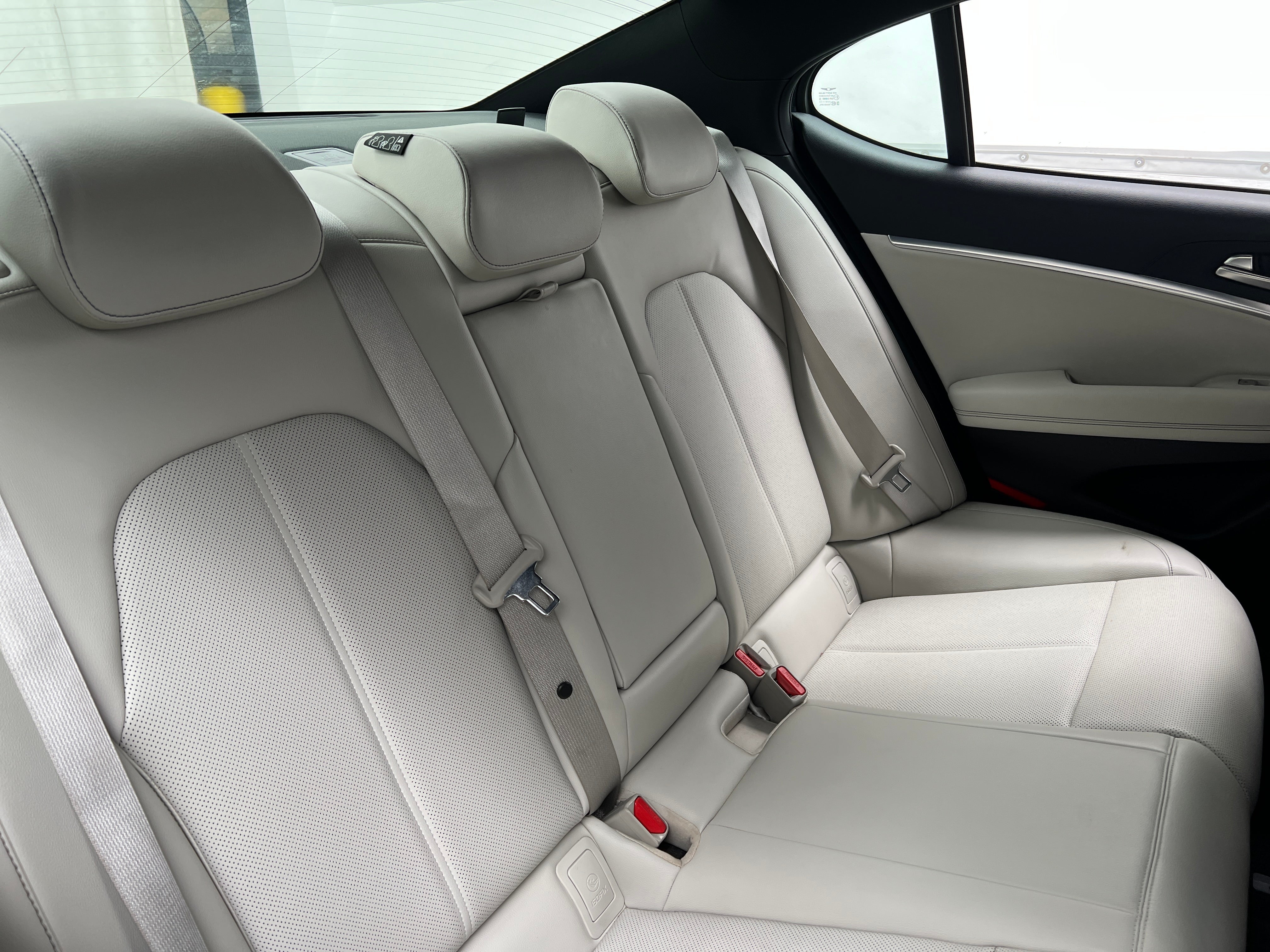 2025 Genesis G70 2.5T Standard, photo 3