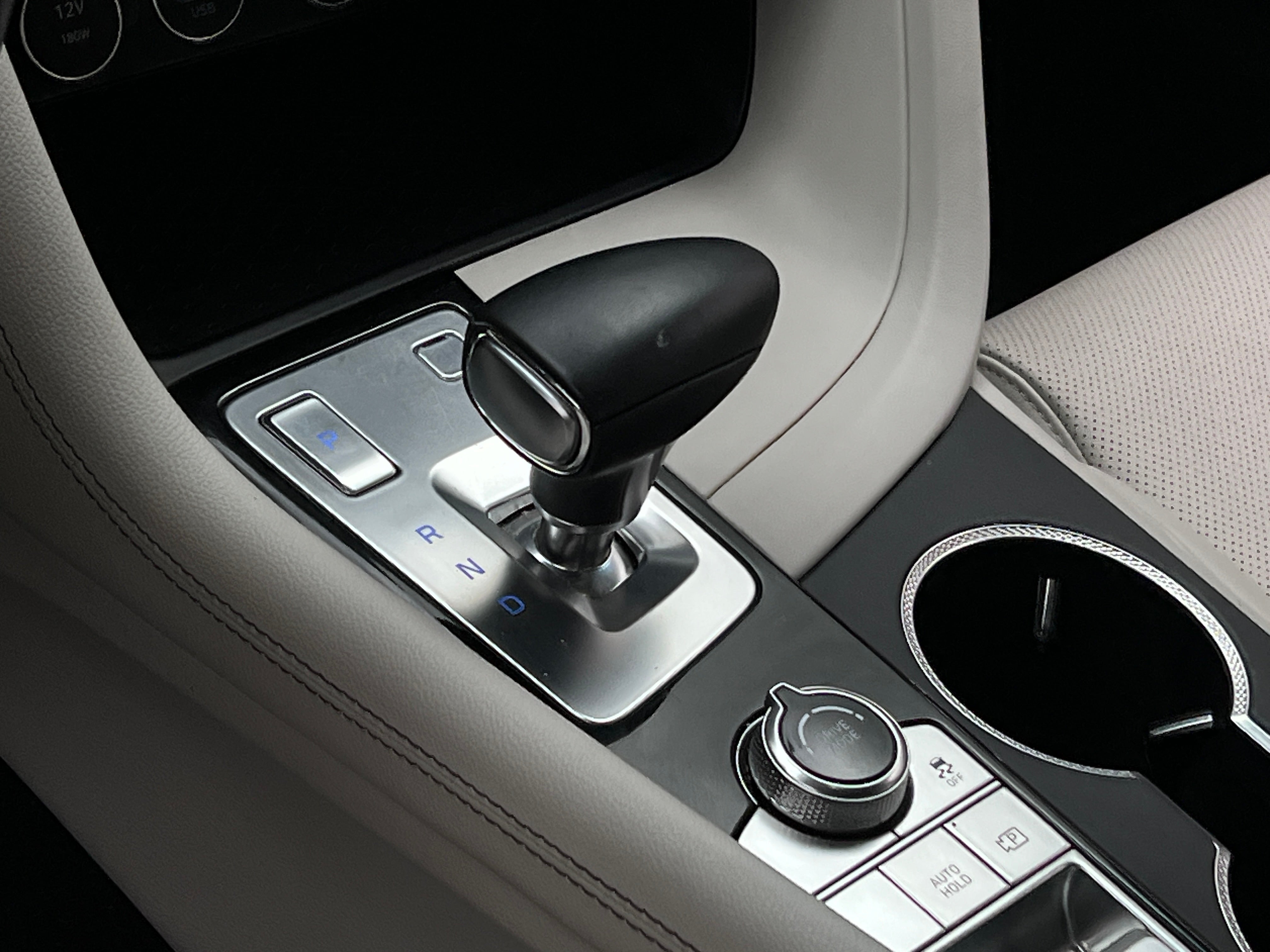 2025 Genesis G70 2.5T Standard, photo 10