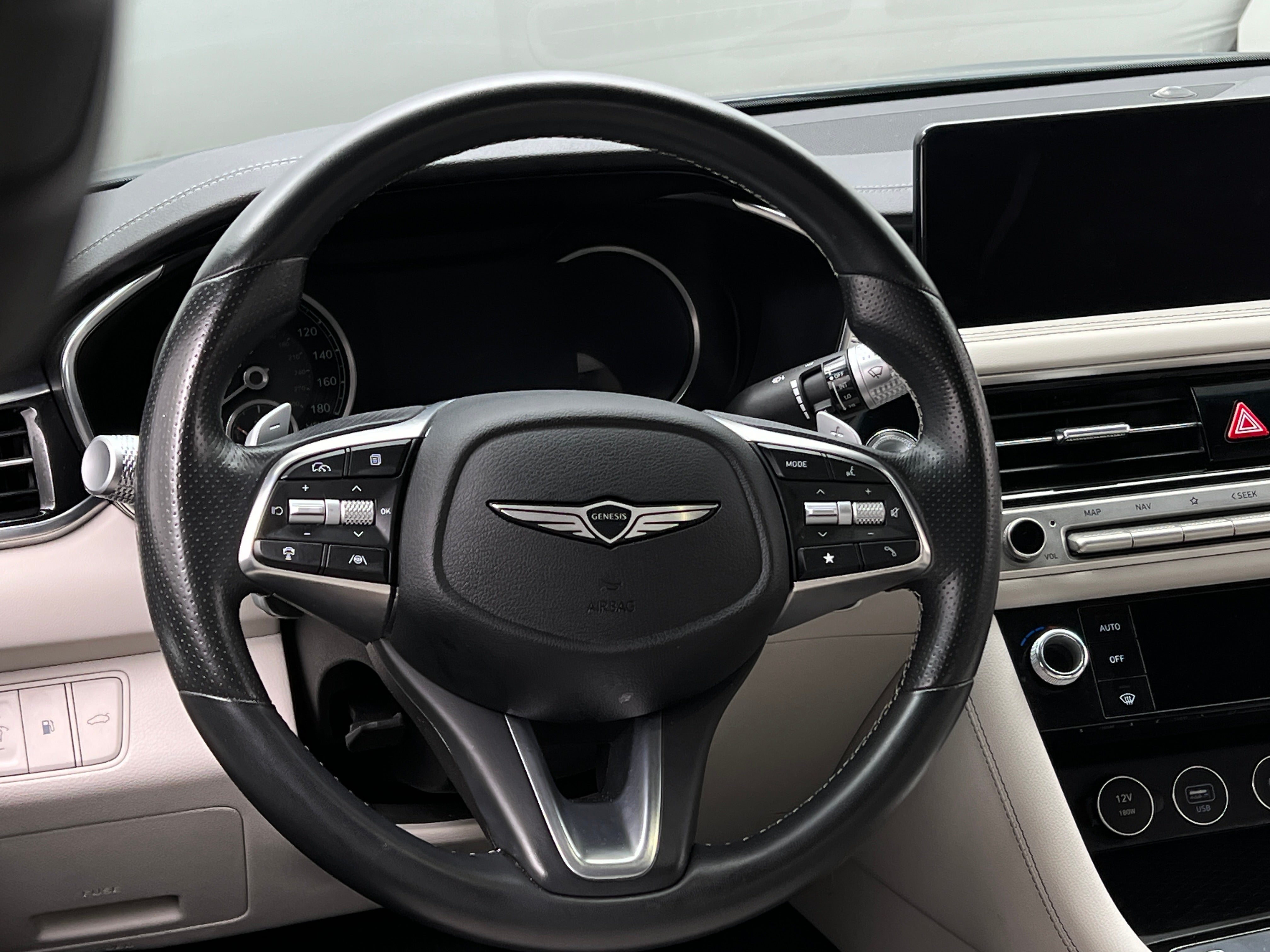 2025 Genesis G70 2.5T Standard, photo 12