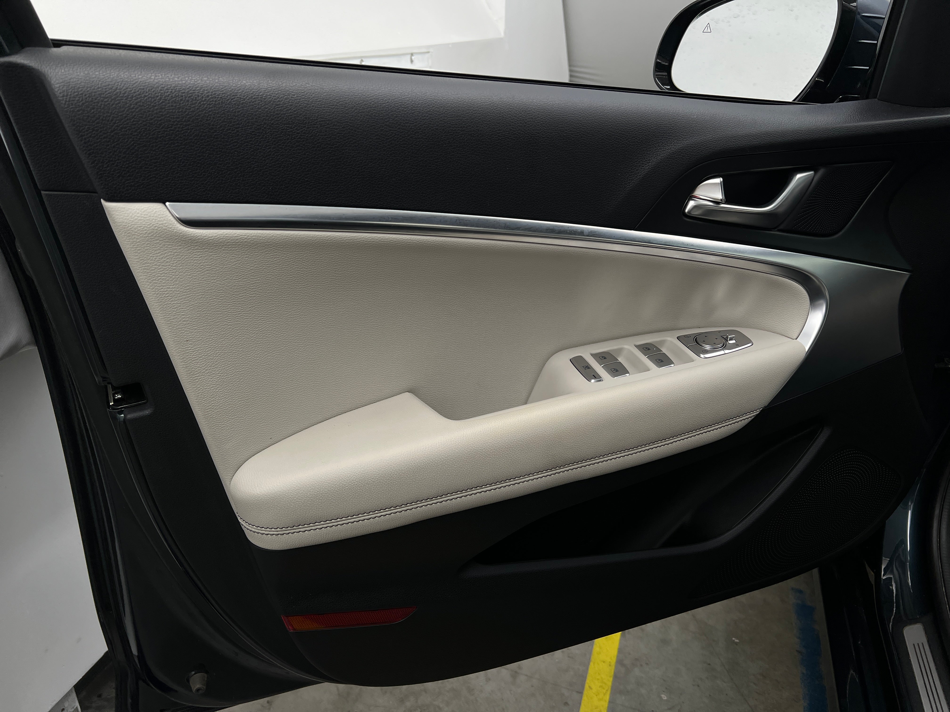 2025 Genesis G70 2.5T Standard, photo 7