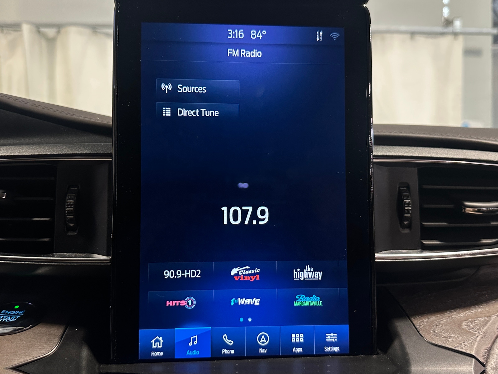 Thumbnail: 2020 Ford Explorer - 3