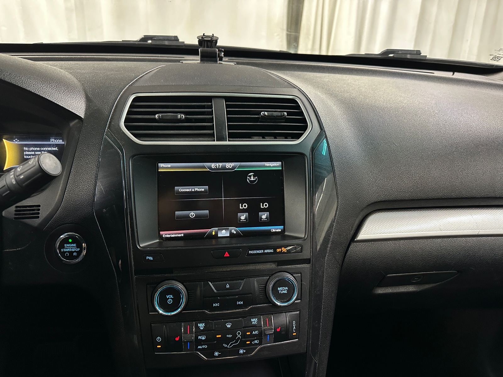 Thumbnail: 2016 Ford Explorer - 3