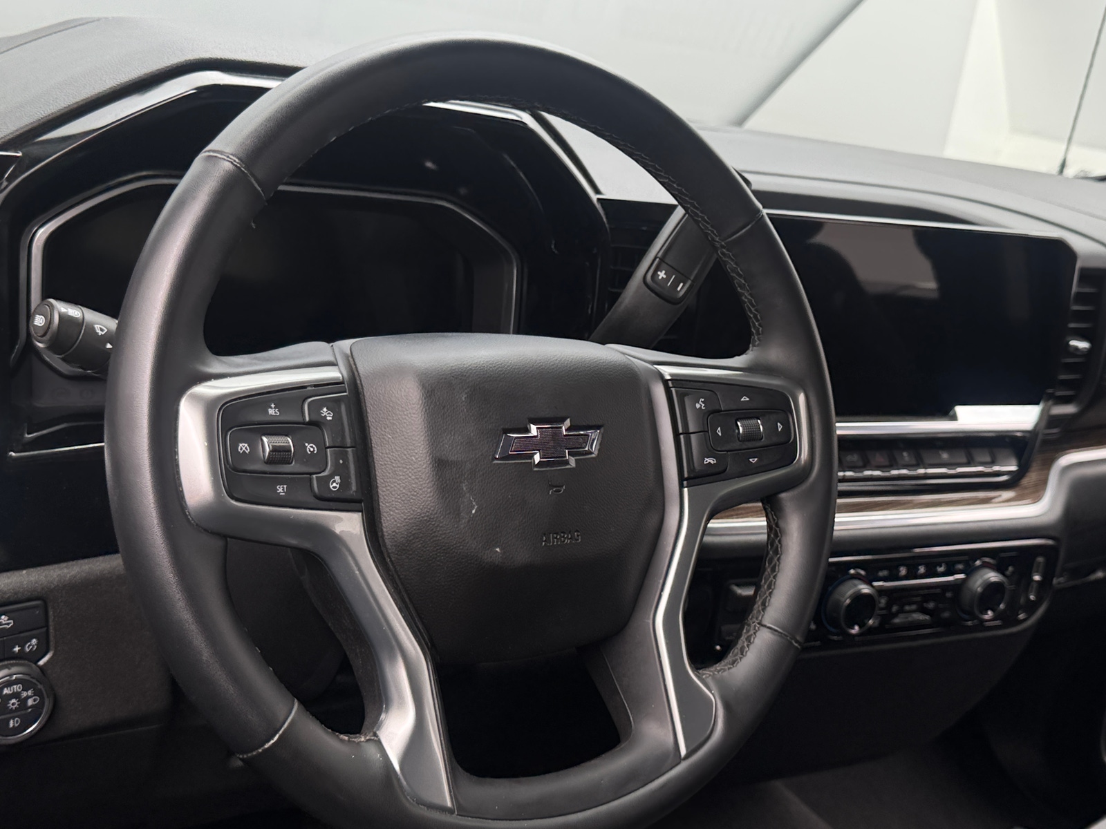 Thumbnail: 2026 Chevrolet Silverado 1500 - 5