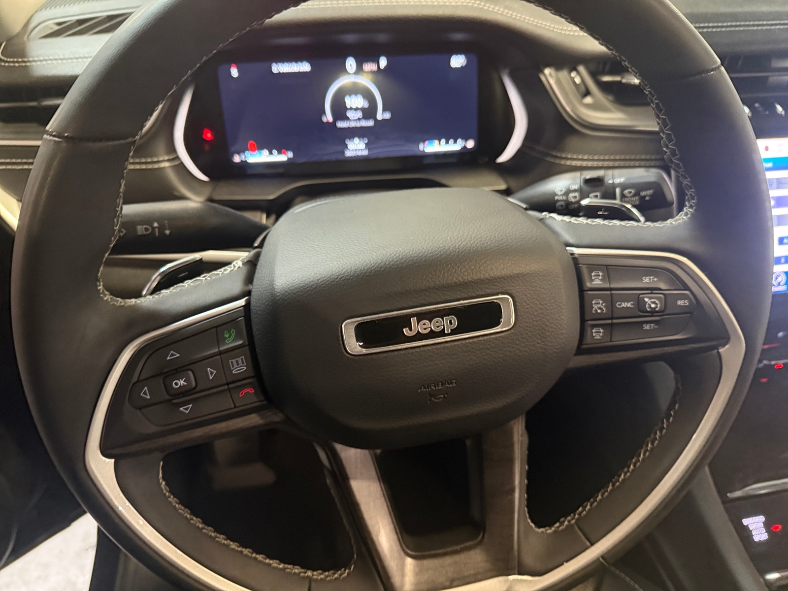 Thumbnail: 2023 Jeep Grand Cherokee L - 5