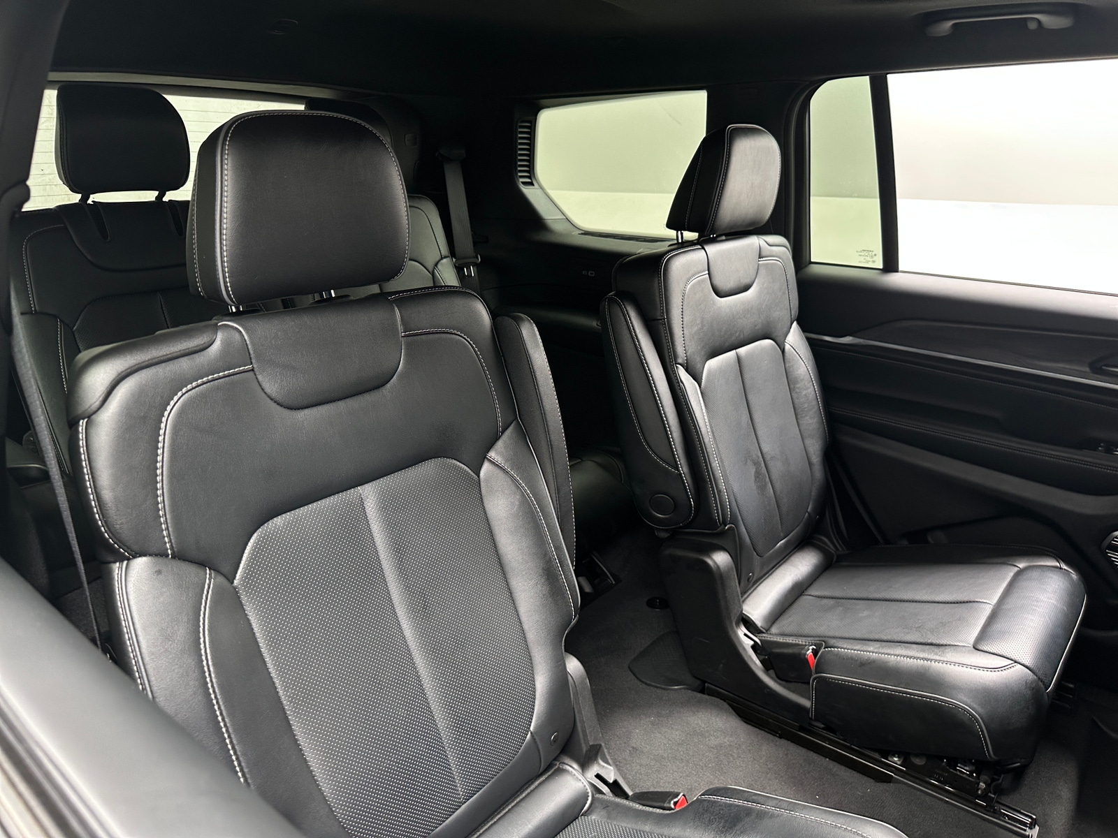 Thumbnail: 2023 Jeep Grand Cherokee L - 5