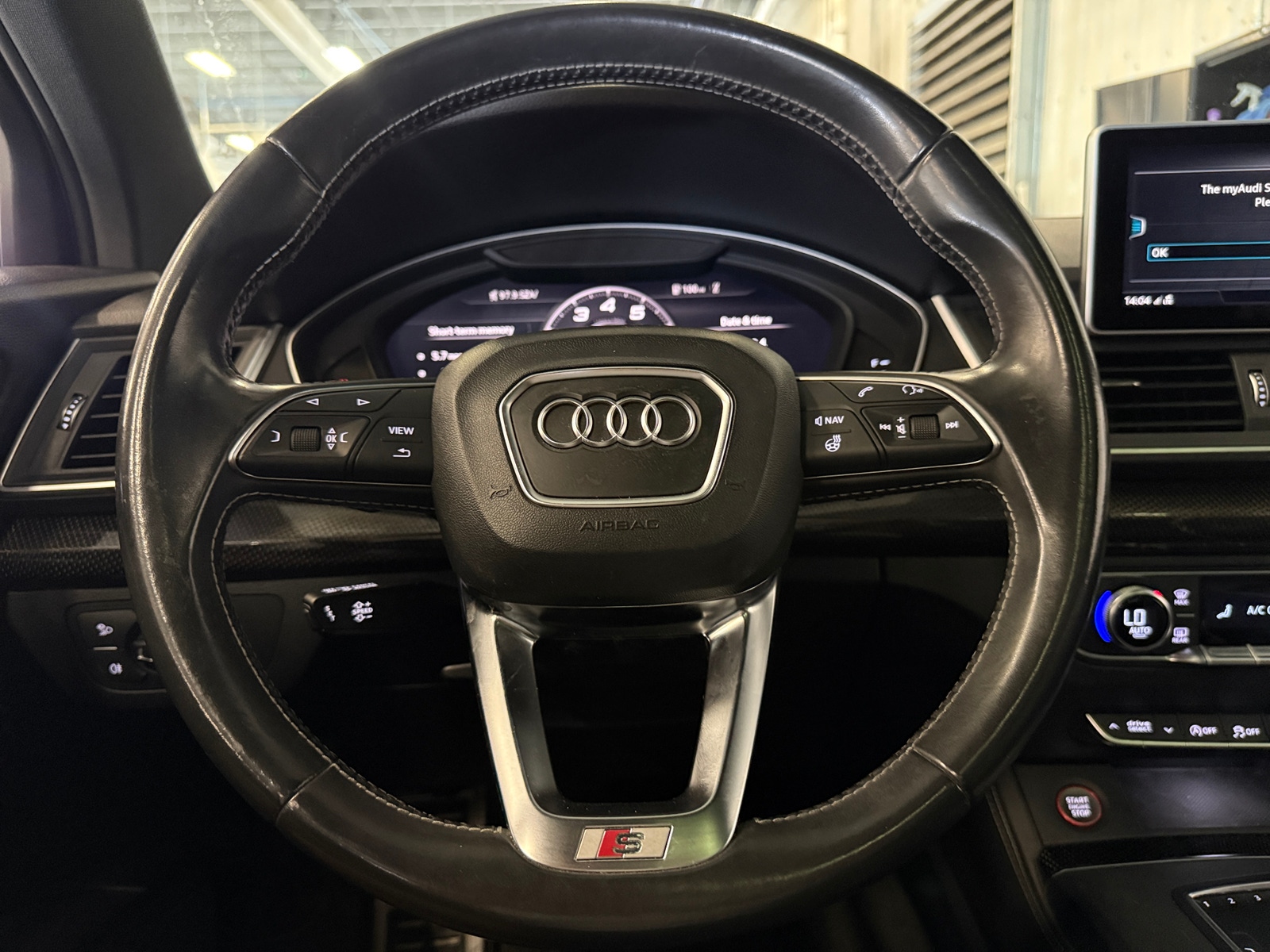 Thumbnail: 2018 Audi SQ5 - 5