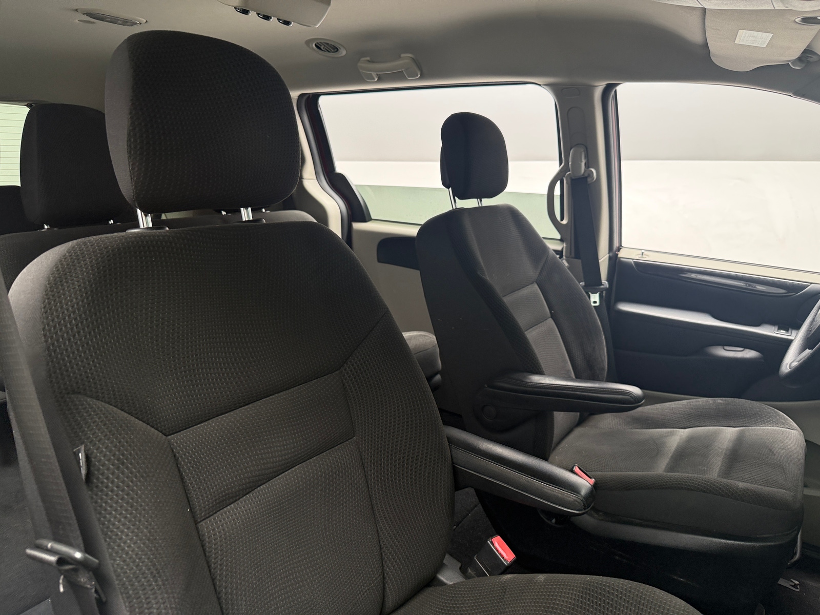 Thumbnail: 2018 Dodge Grand Caravan - 2