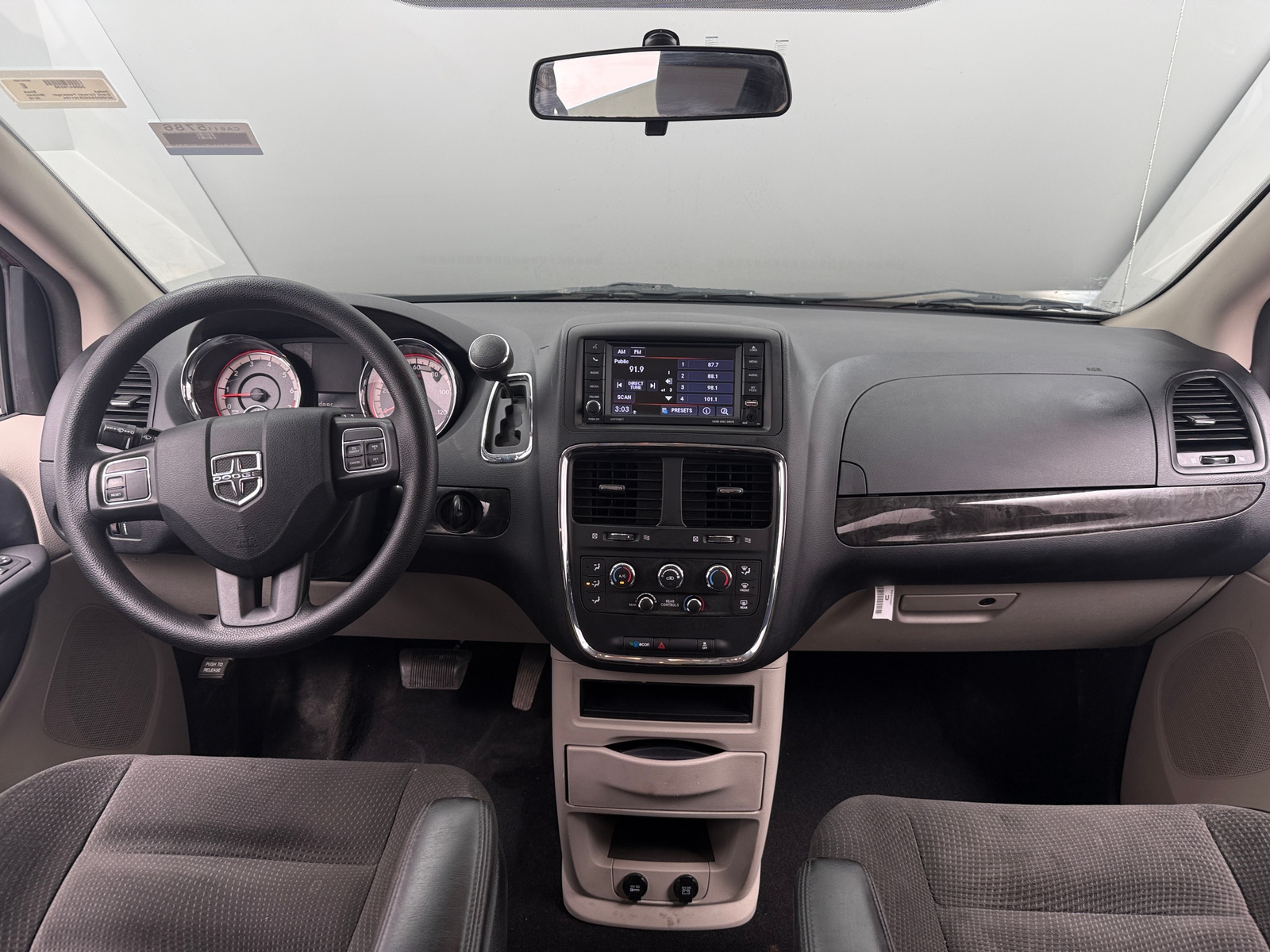 Thumbnail: 2018 Dodge Grand Caravan - 3