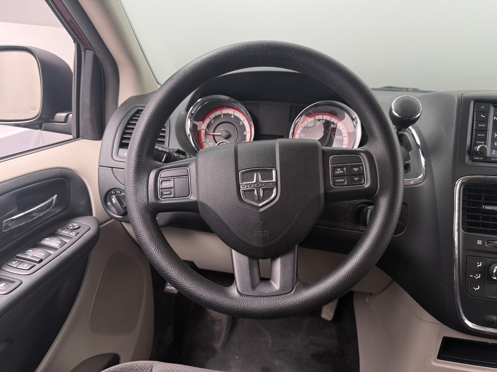 Thumbnail: 2018 Dodge Grand Caravan - 5