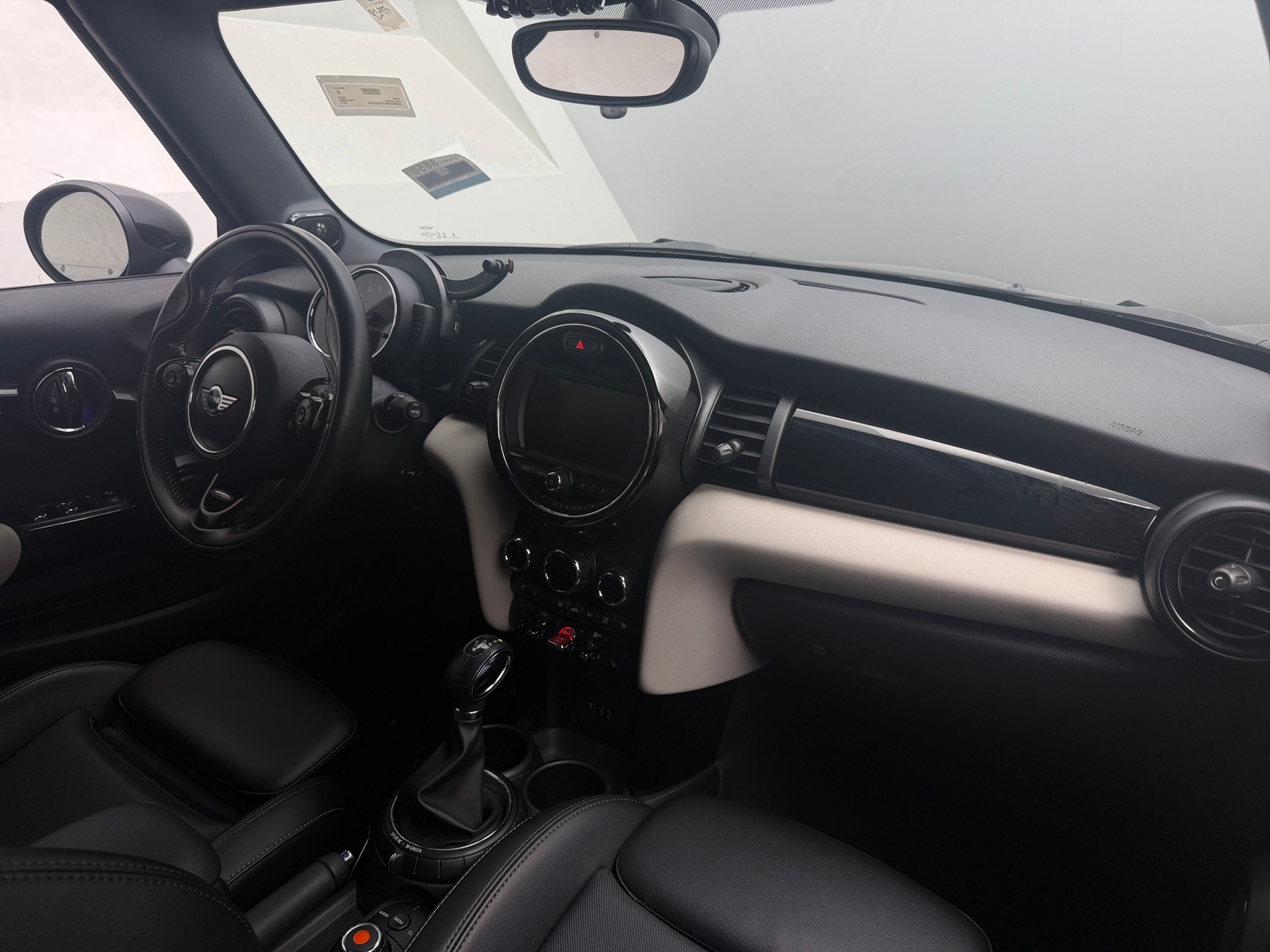 Thumbnail: 2017 MINI Cooper Convertible - 3