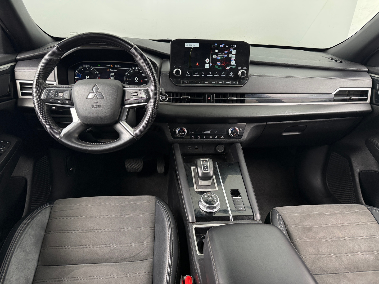 Thumbnail: 2023 Mitsubishi Outlander - 3