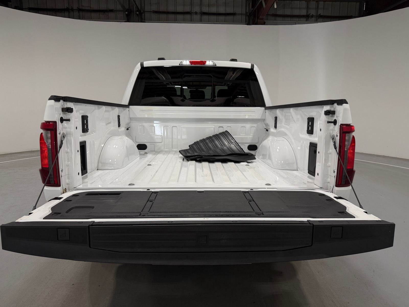 Thumbnail: 2024 Ford Econoline - 7