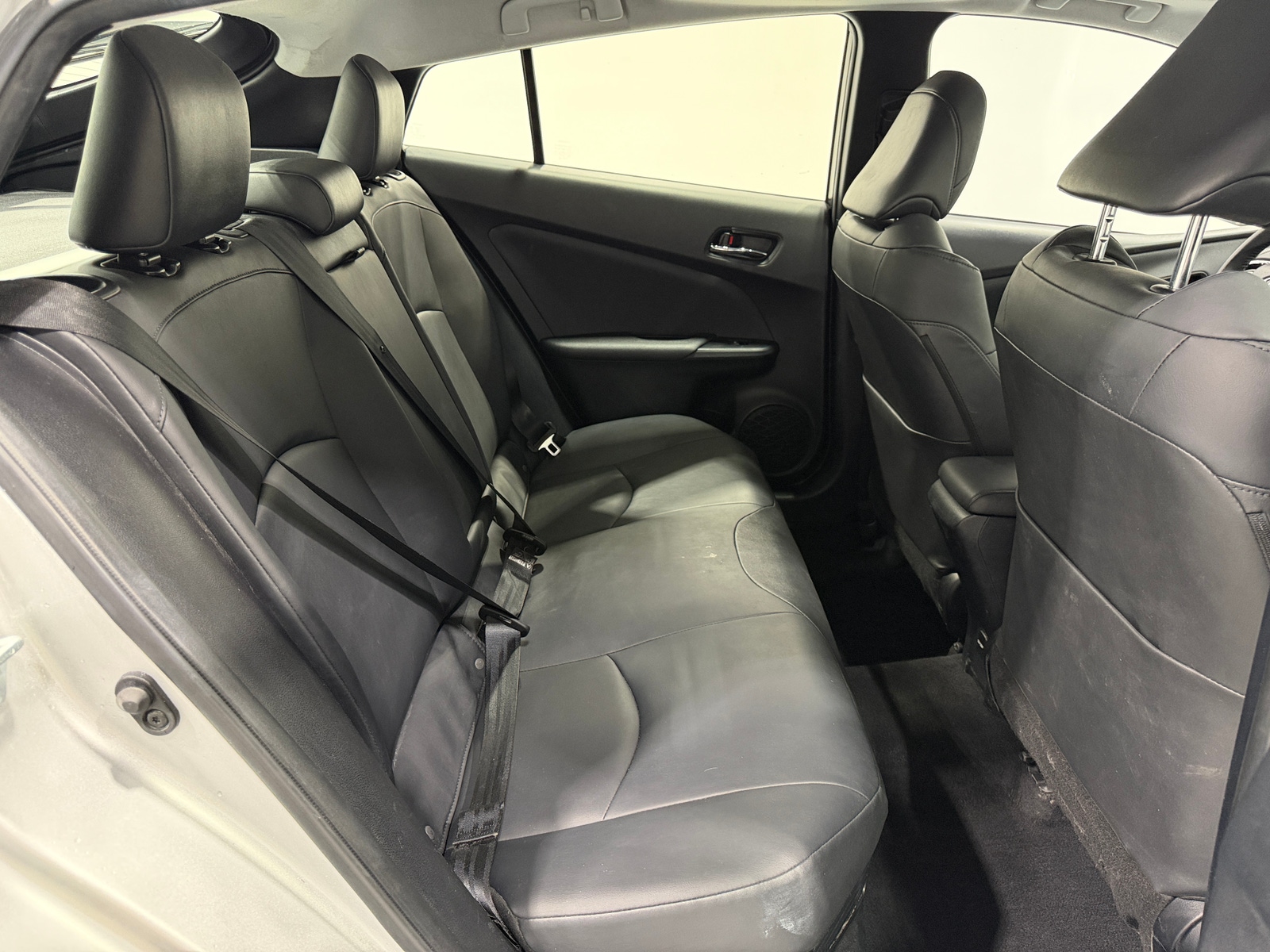 Thumbnail: 2016 Toyota Prius - 5