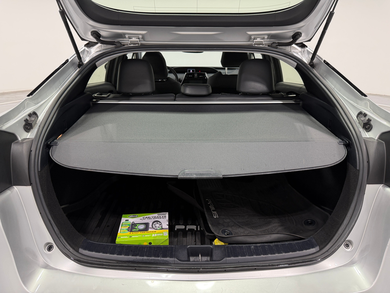 Thumbnail: 2016 Toyota Prius - 6