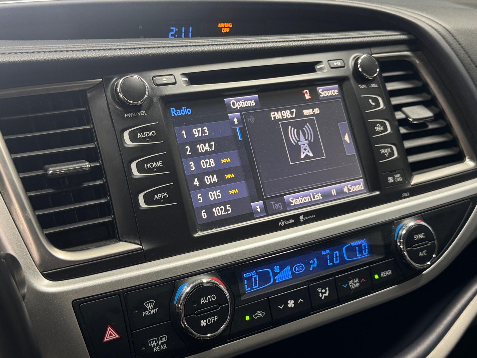 Thumbnail: 2015 Toyota Highlander - 3