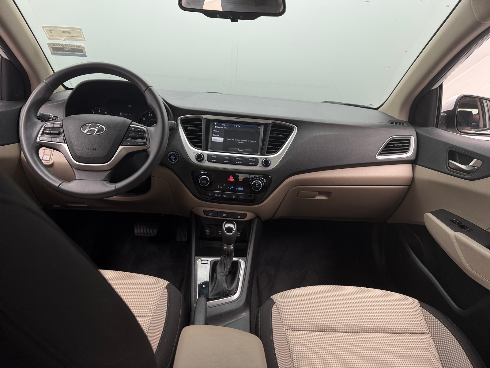 Thumbnail: 2022 Hyundai Accent - 3
