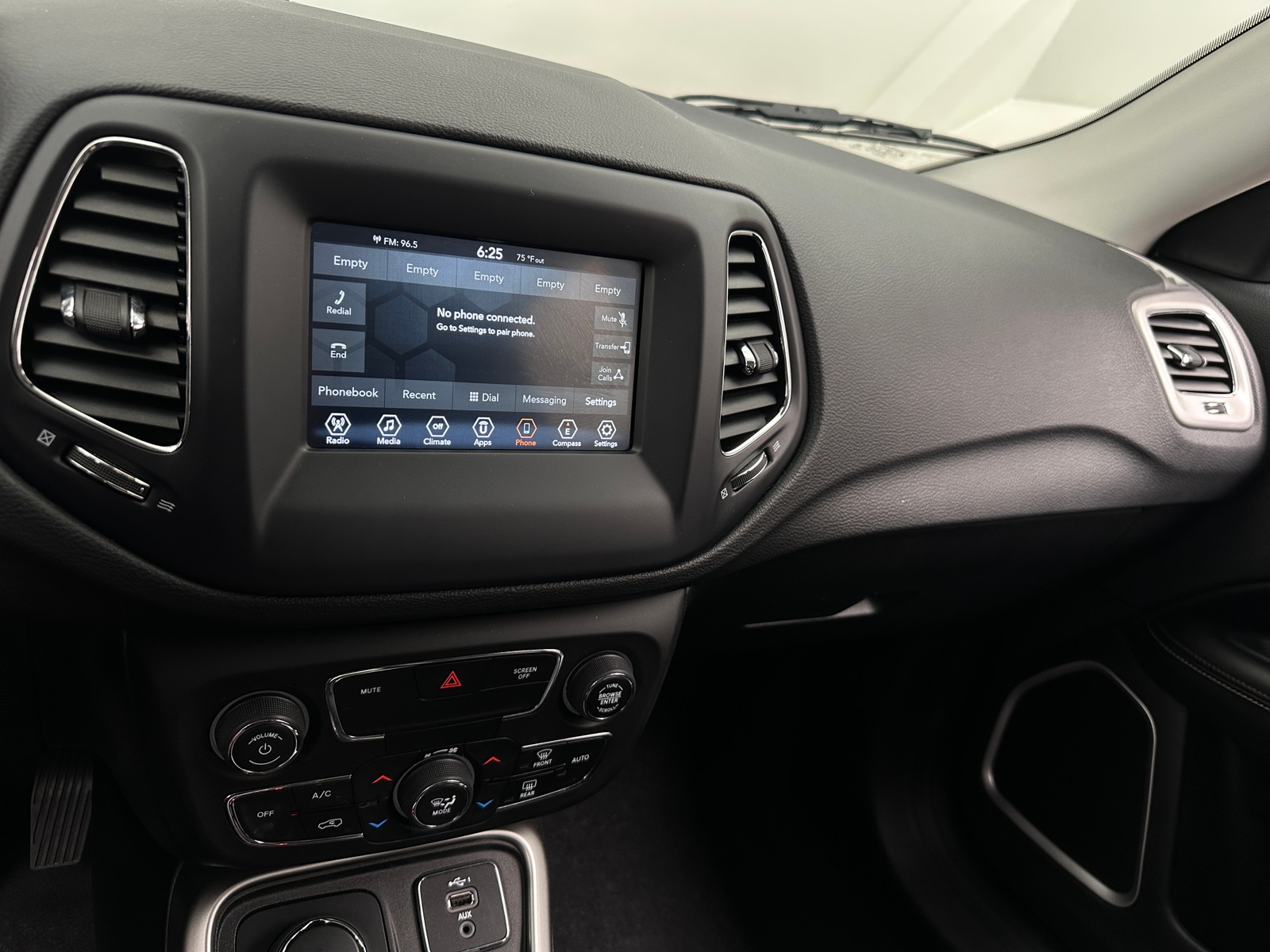 Thumbnail: 2021 Jeep Compass - 4
