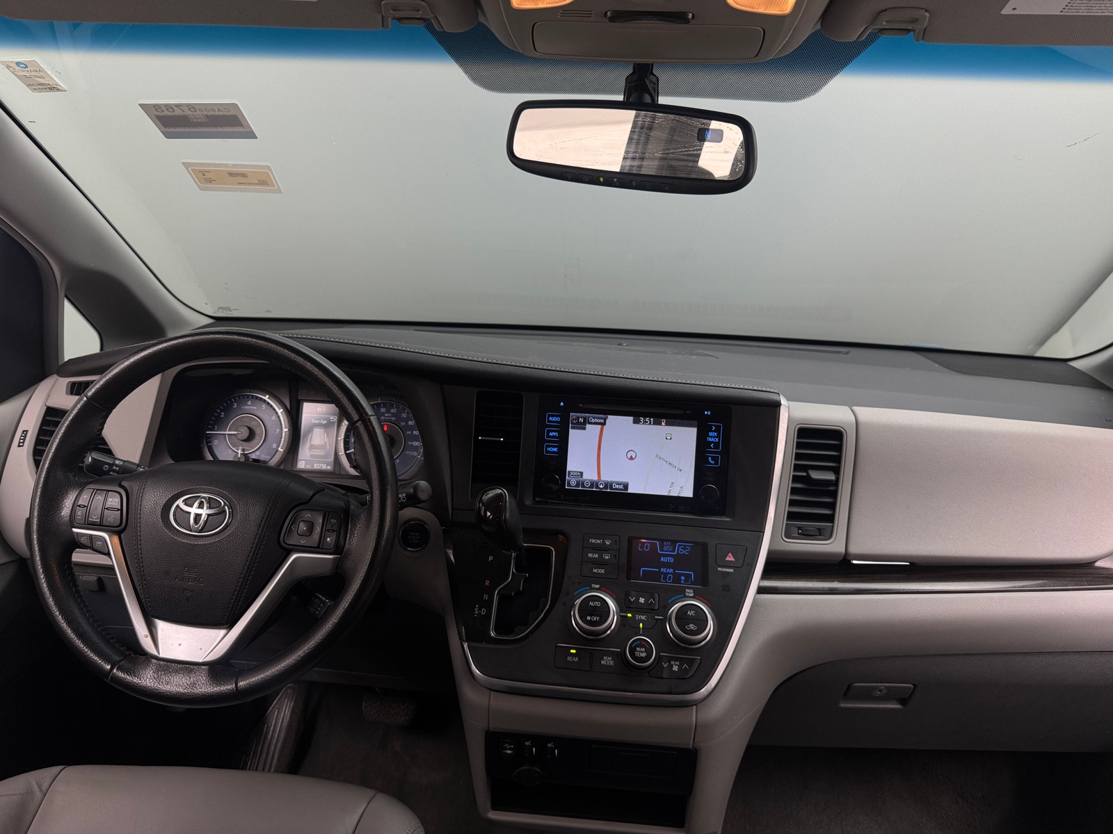 Thumbnail: 2017 Toyota Sienna - 2