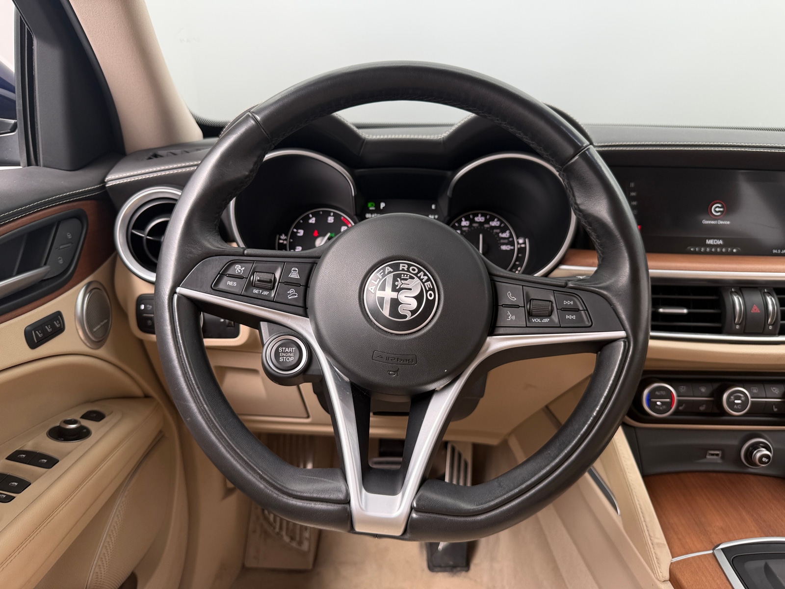 Thumbnail: 2019 Alfa Romeo Stelvio - 4