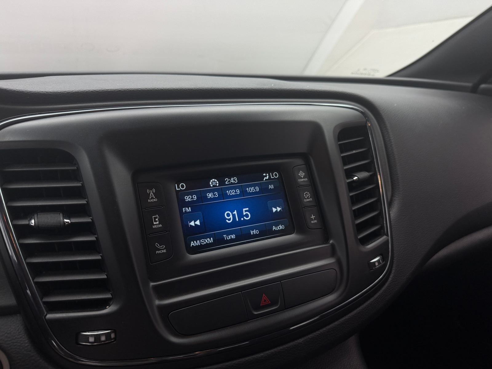 Thumbnail: 2016 Chrysler 200 - 4