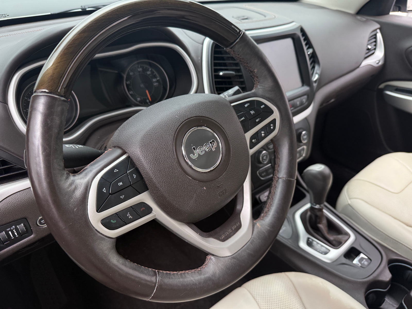 Thumbnail: 2018 Jeep Cherokee - 4