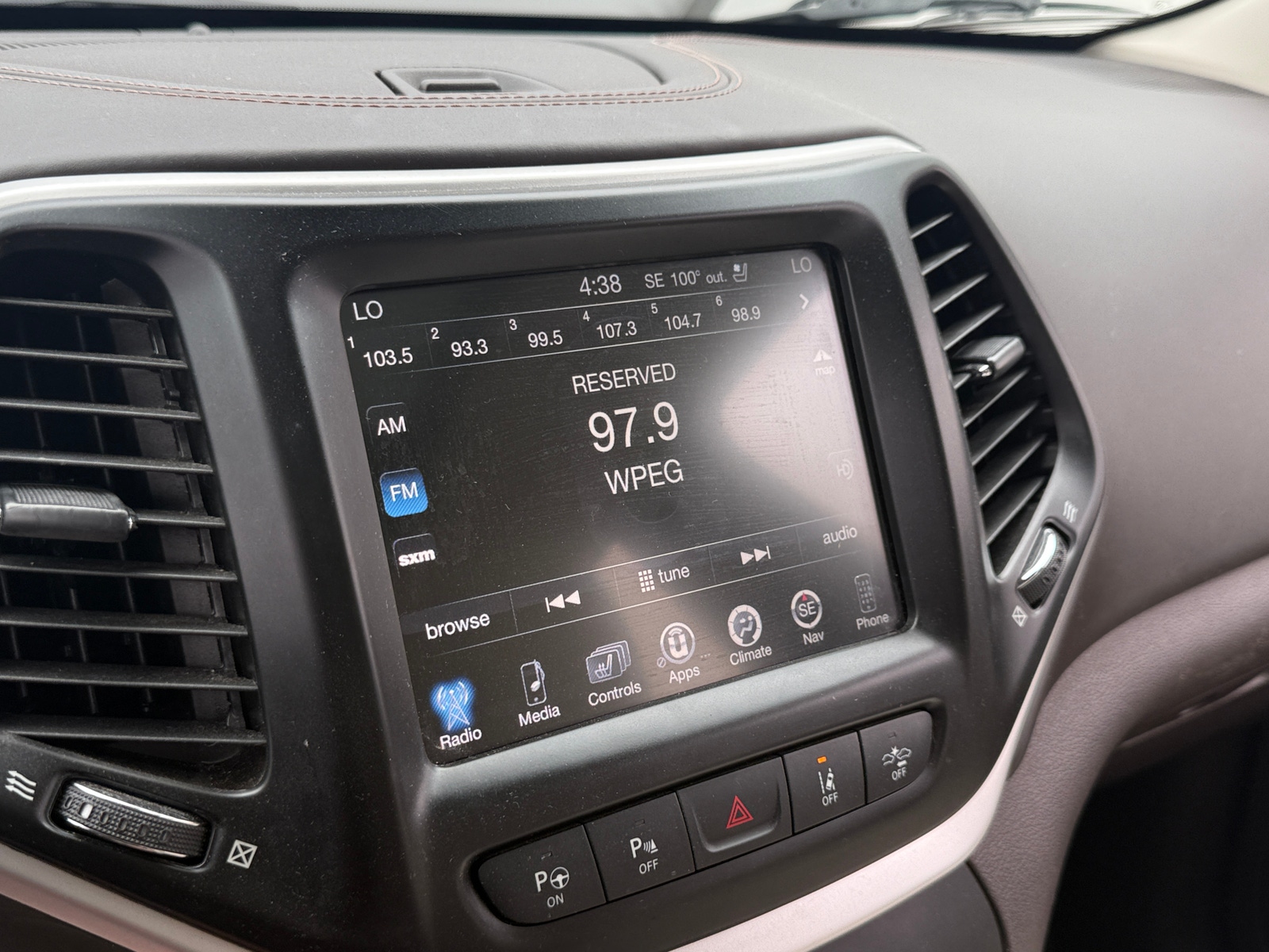 Thumbnail: 2018 Jeep Cherokee - 3