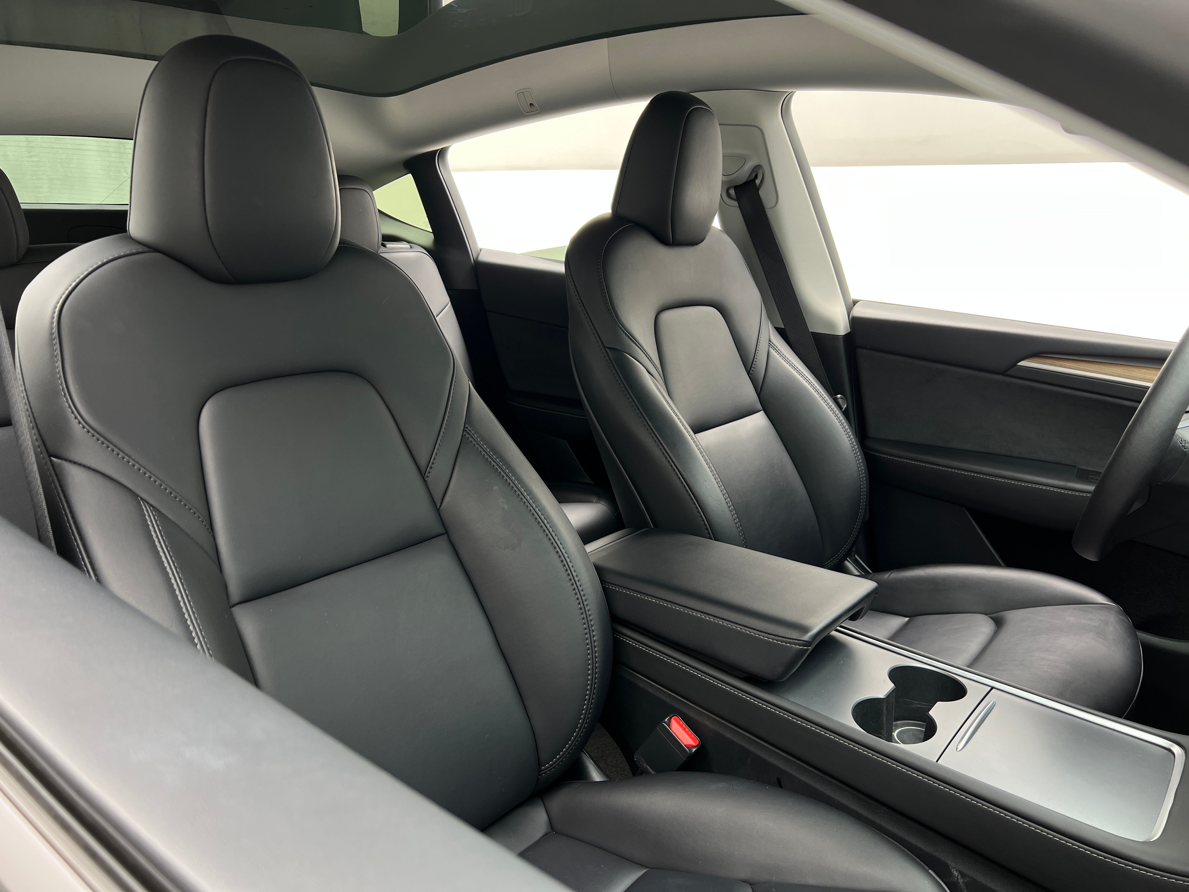 Used 2023 Tesla Model Y Long Range with VIN 7SAYGDEE5PF915418 for sale in Oak Creek, WI