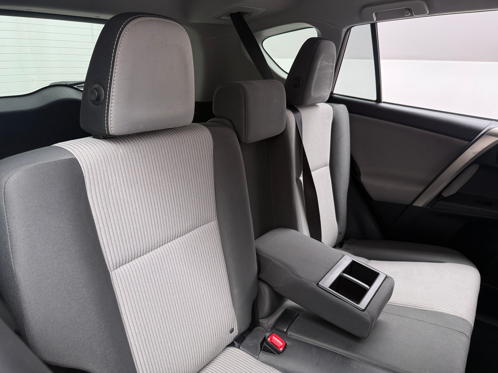 Thumbnail: 2015 Toyota RAV4 - 6