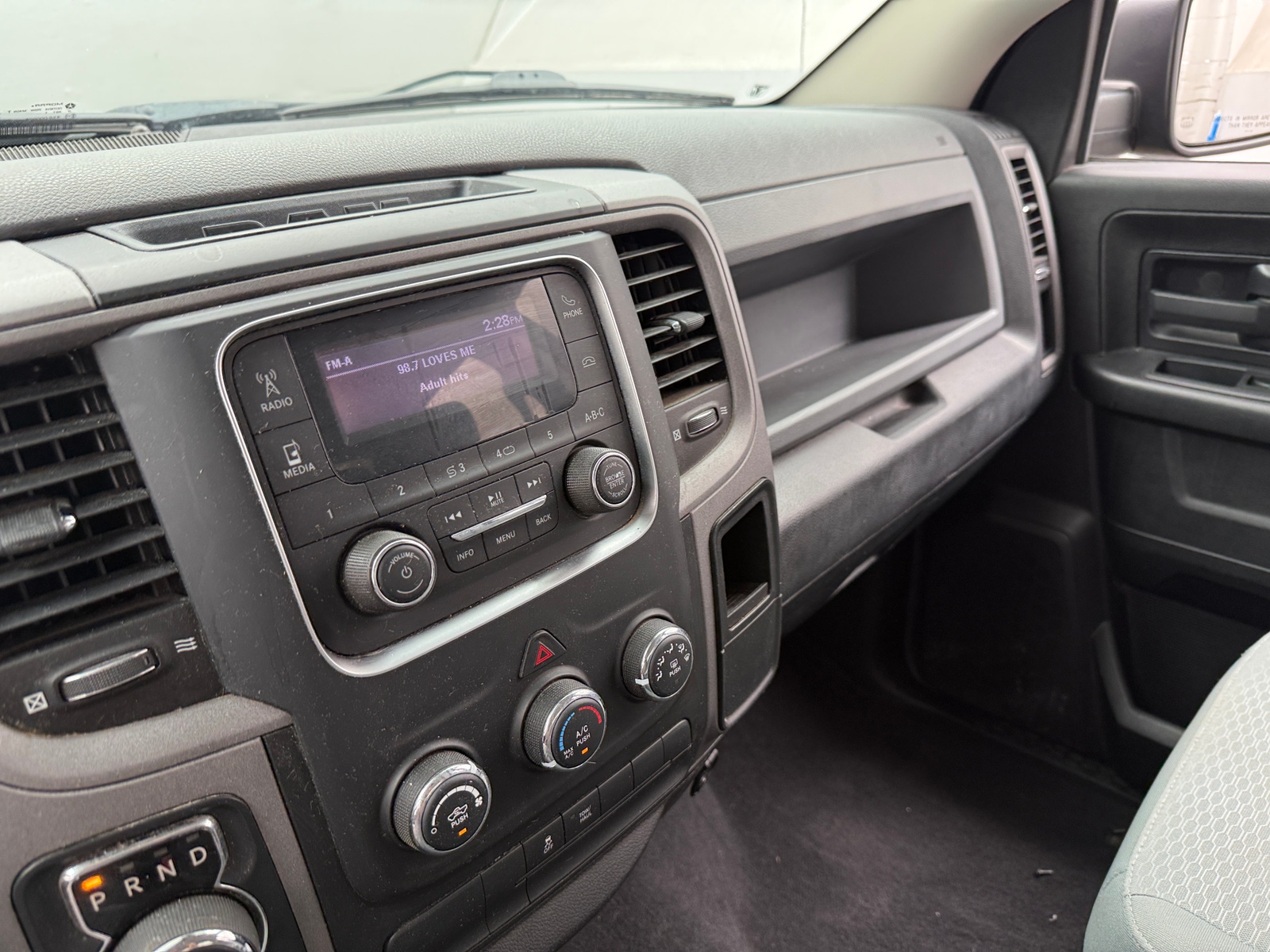Thumbnail: 2019 RAM 1500 Classic - 4