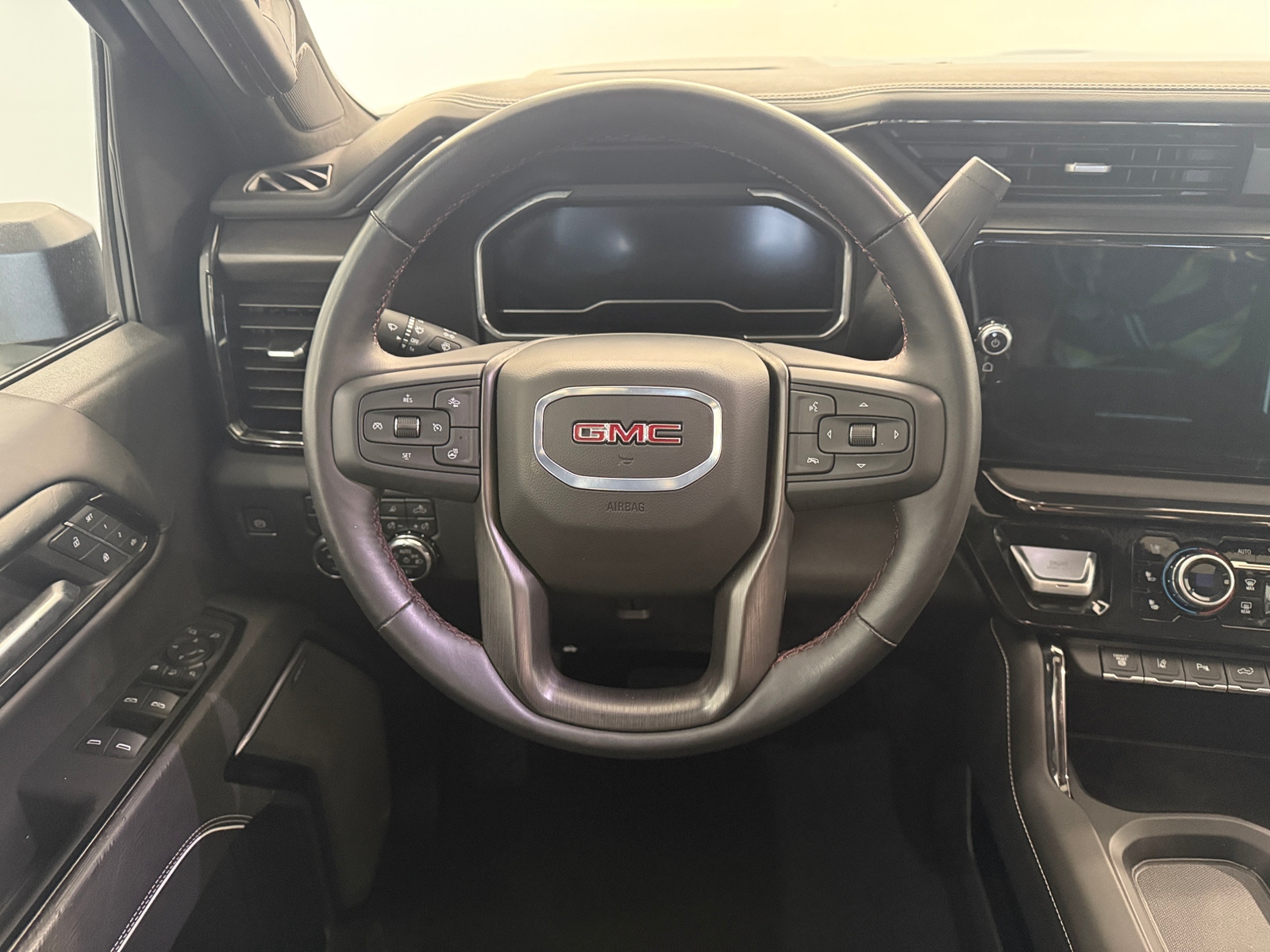Thumbnail: 2024 GMC Sierra 2500 - 4