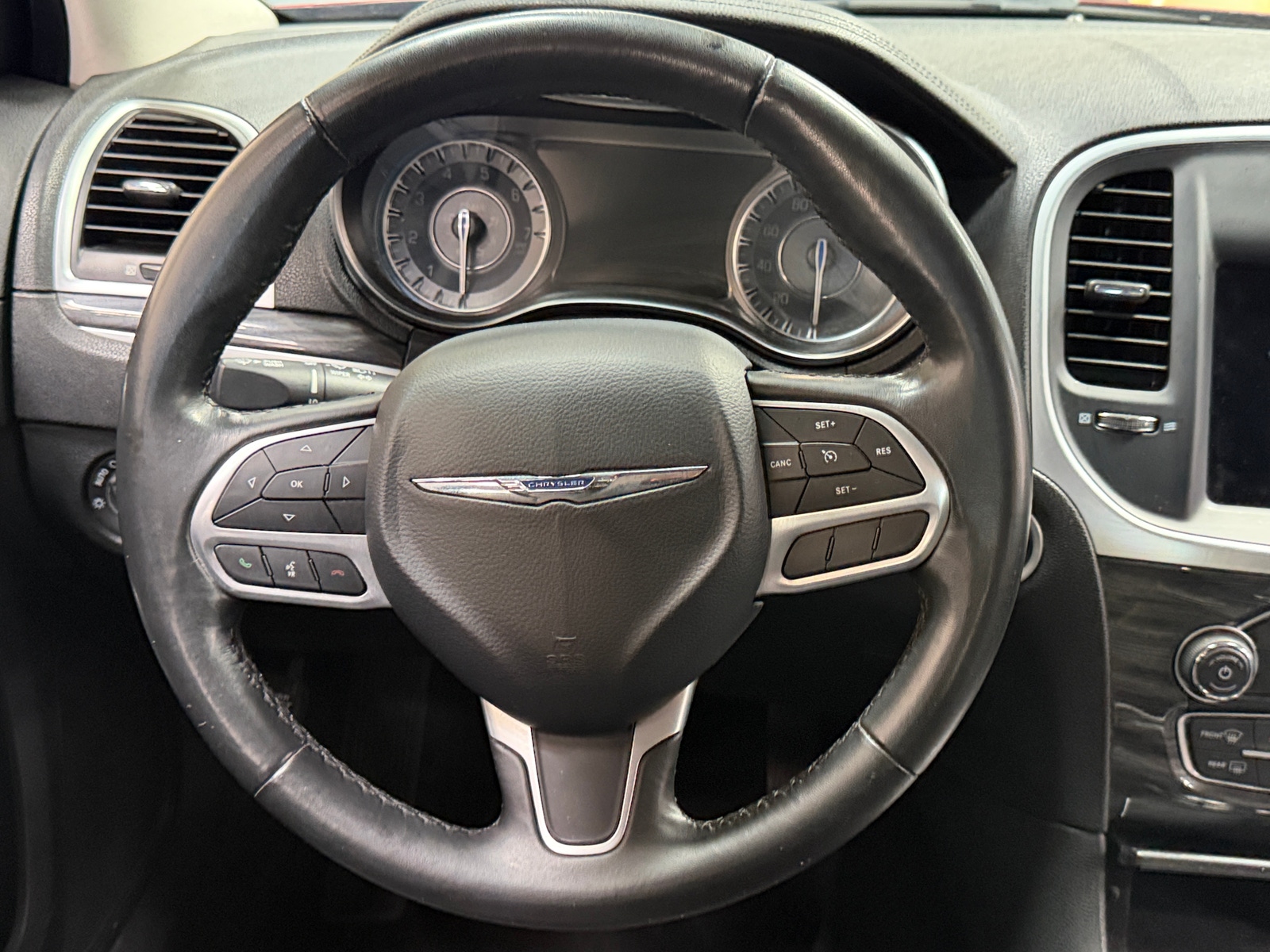 Thumbnail: 2020 Chrysler 300 - 5