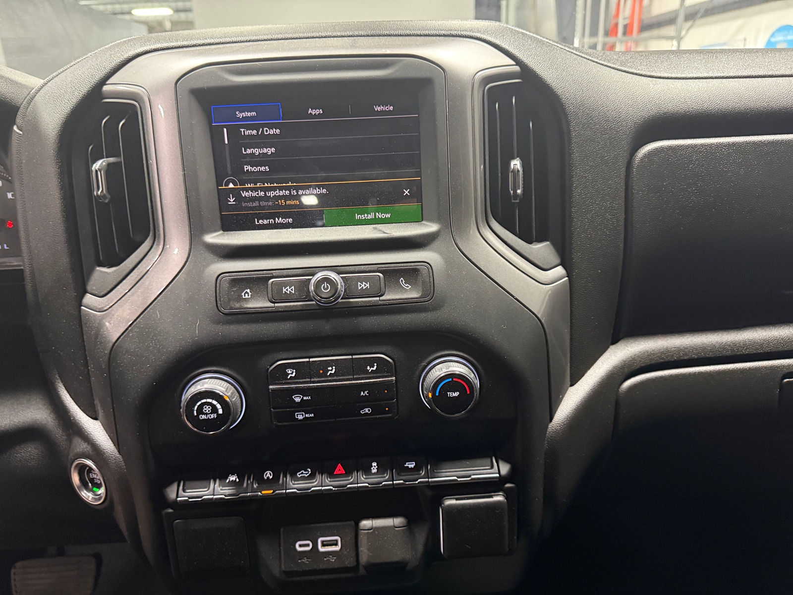 Thumbnail: 2024 Chevrolet Silverado 1500 - 4