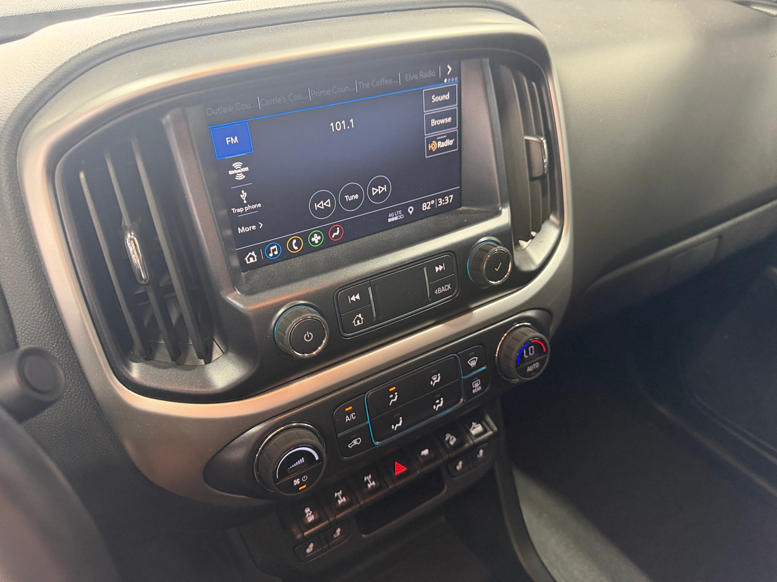 Thumbnail: 2022 Chevrolet Colorado - 3