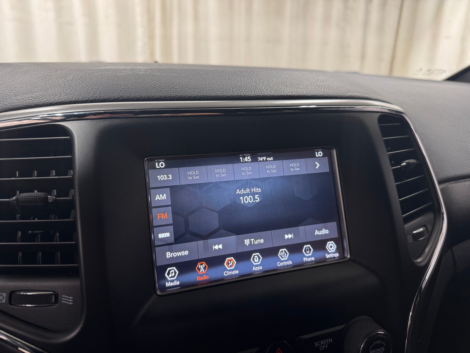 Thumbnail: 2018 Jeep Grand Cherokee - 4