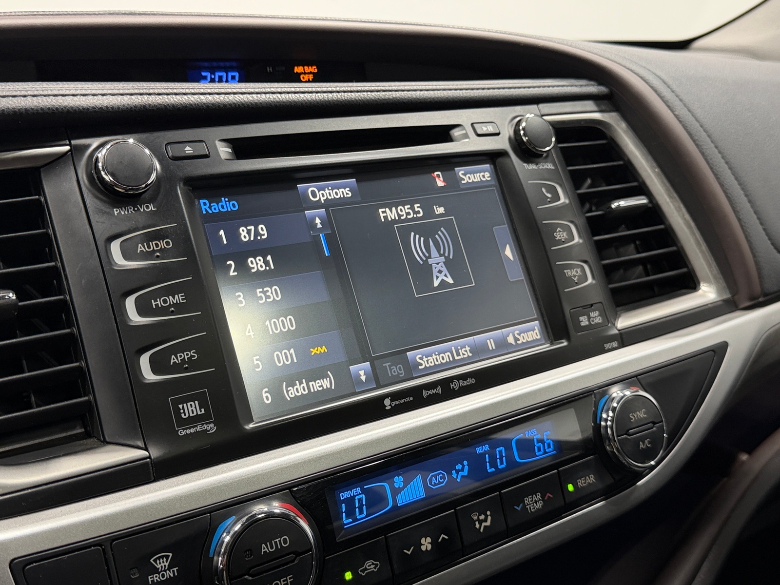 Thumbnail: 2017 Toyota Highlander - 3